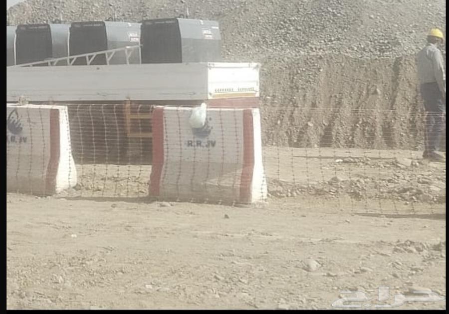 Used concrete barriers are required630071560684821124