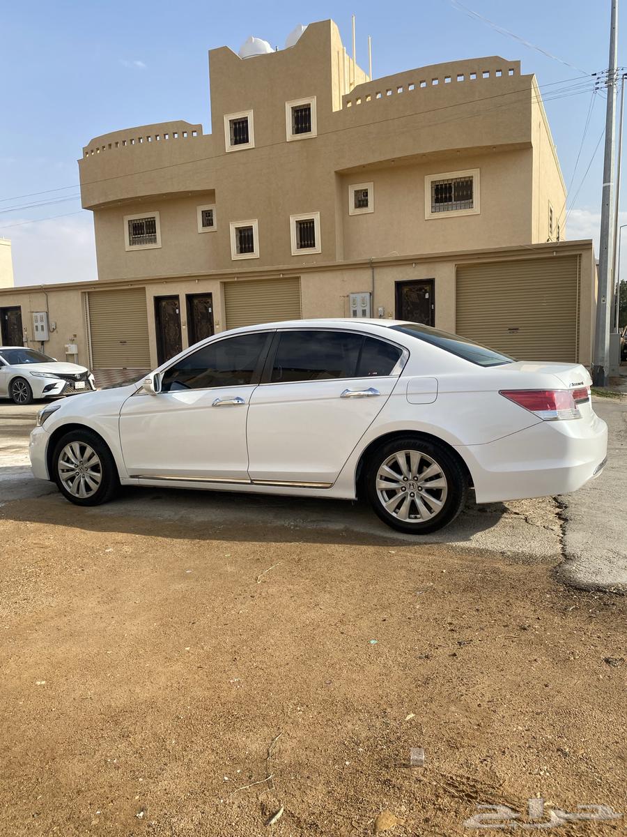 هوندا اكورد 201263470224256643111