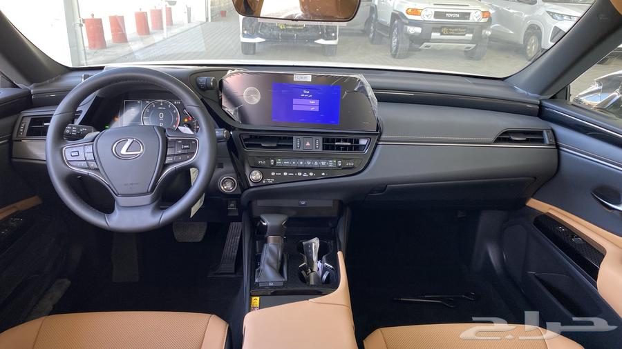 لكززس ES250 AA موديل 2024 اللون ابيض بنزين مكينه 250063470179679235113