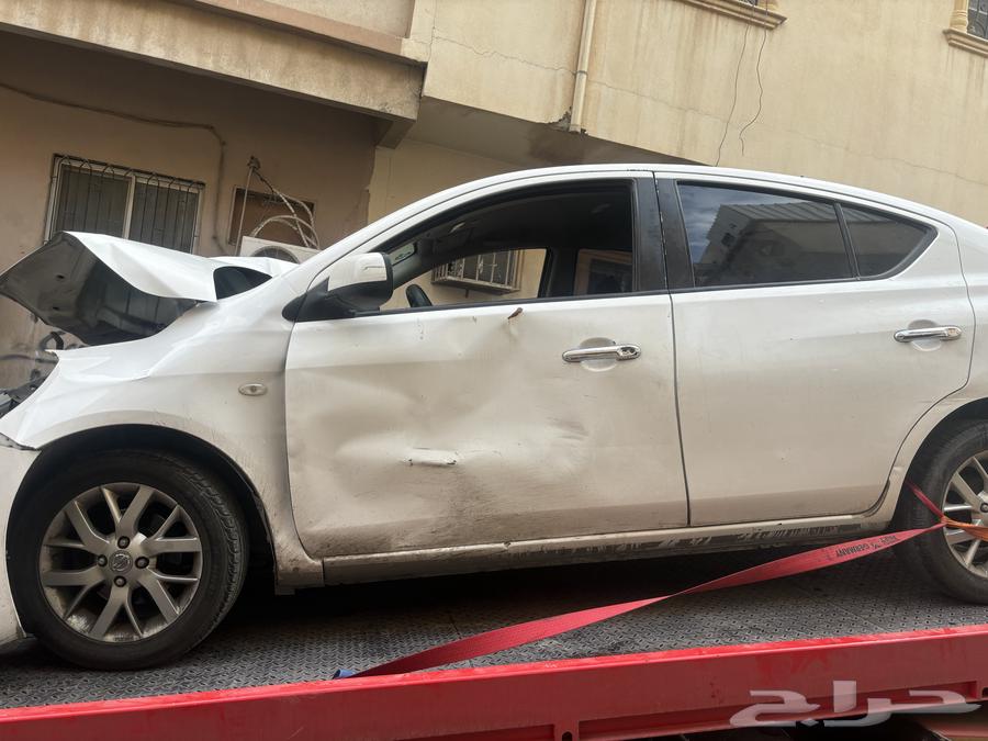 نيسان صني 2015 مصدومه للبيع63470235455874113