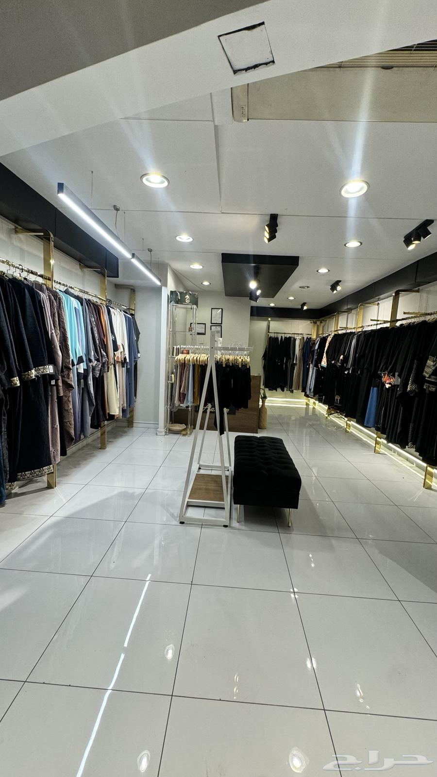 A special place for kissing, Al-Masa'idiyah Market 57 meters63007381707010111