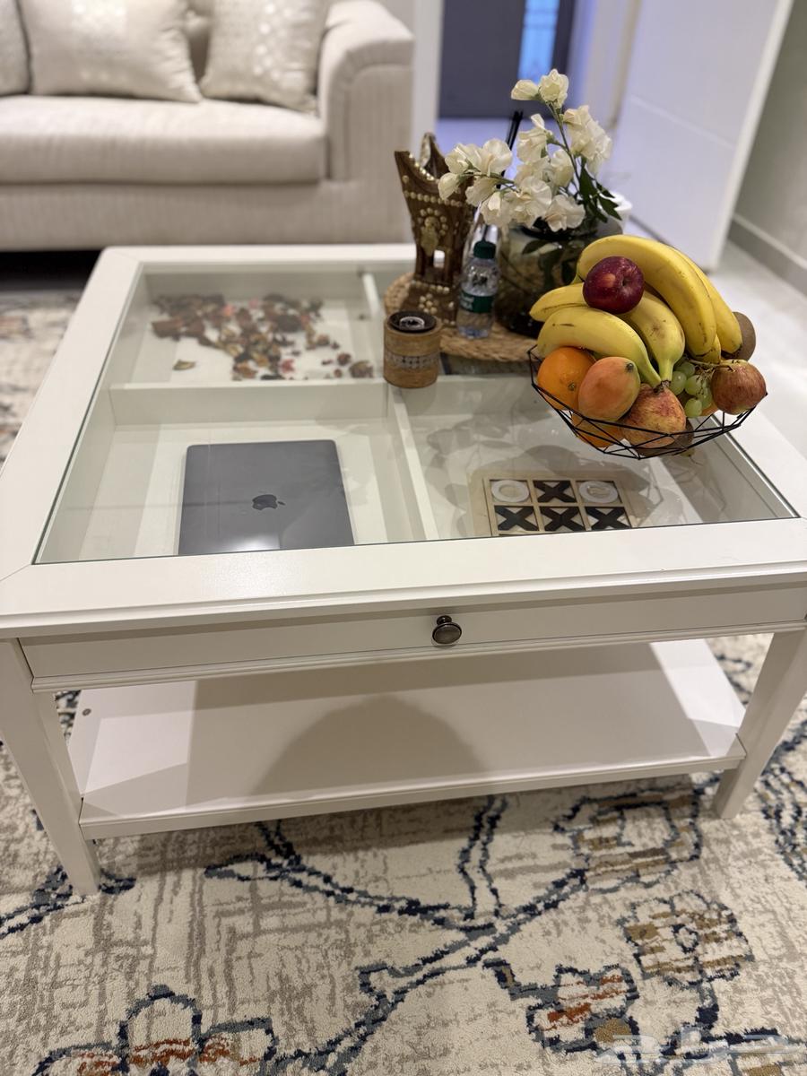 Coffee table with side tables from IKEA63617268999297111