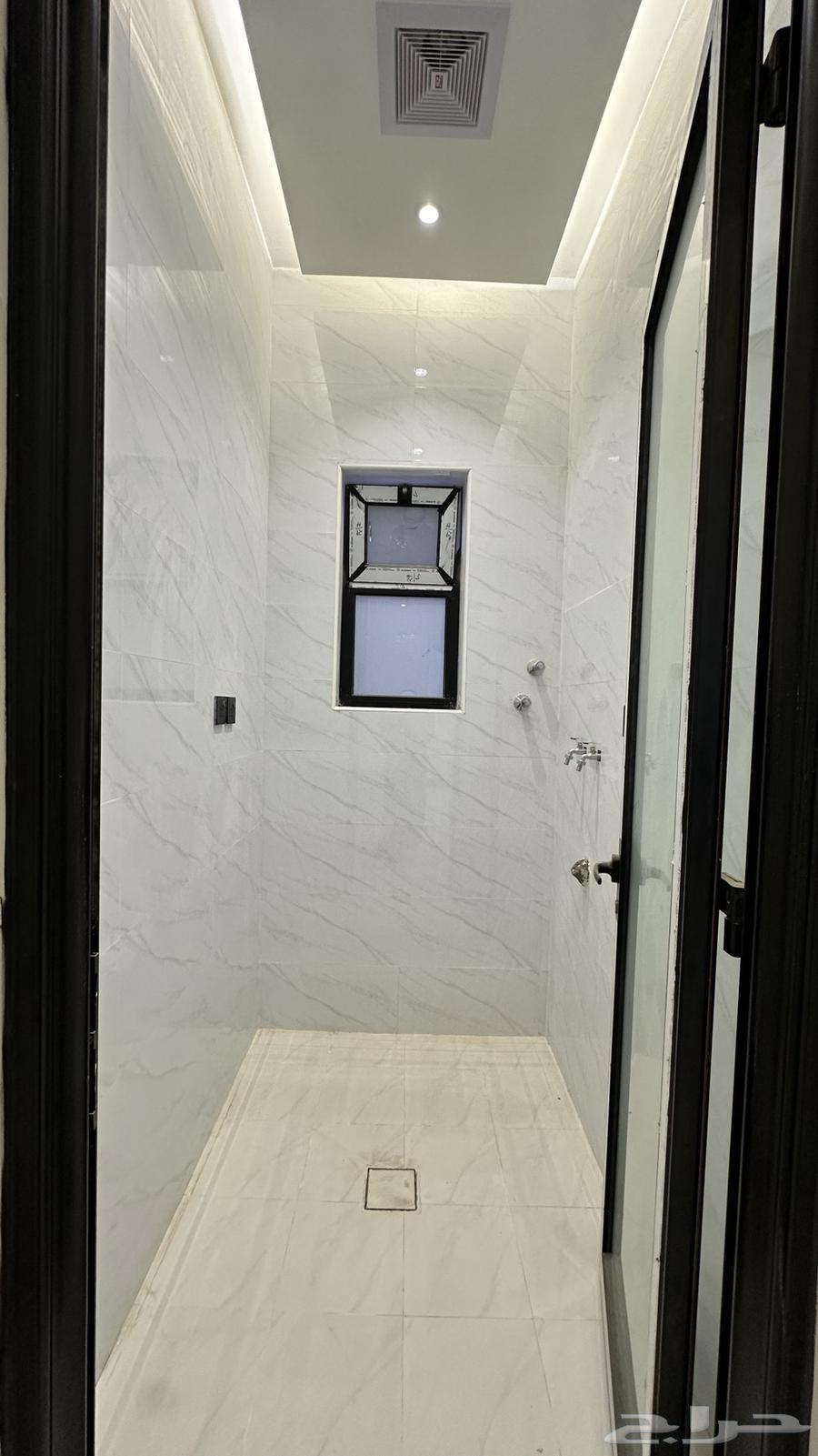 For sale, a fully owned apartment in the southern part of Al-Hofuf capital, letter S.63007380574211114