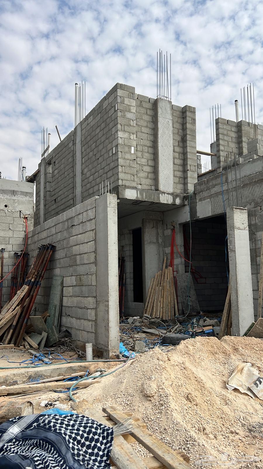 Building contractor63007383275395112