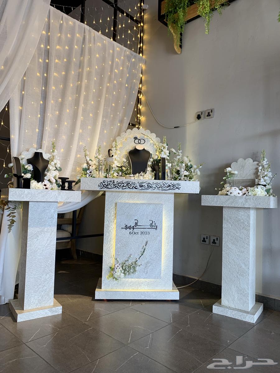 Carpentry details for wedding networks, reception tables and ownership63007341988483113