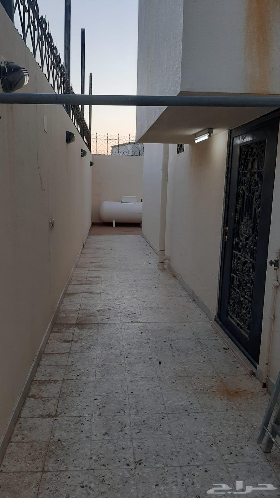 Villa for sale in Al-Madinah Al-Munawwarah, close to the holy site.63007299826307112