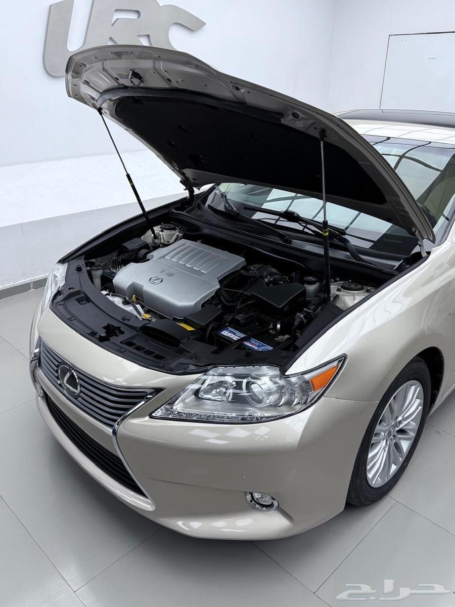 Lexus ES350 2015 and issuance of the UAE ID card63433426681729113