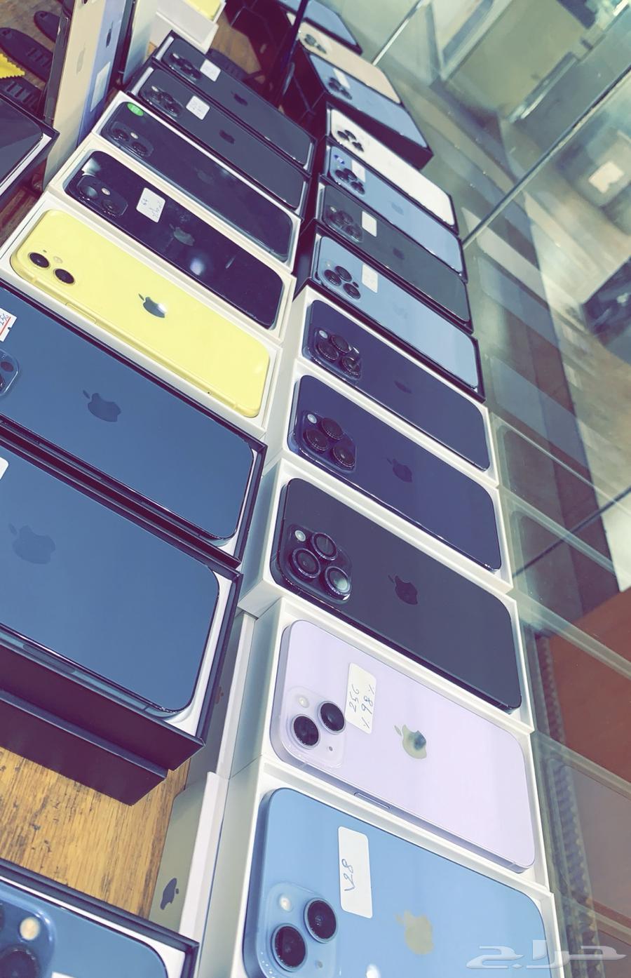 iBlack for Communications, buying and selling new and used mobile phones63617571788547113