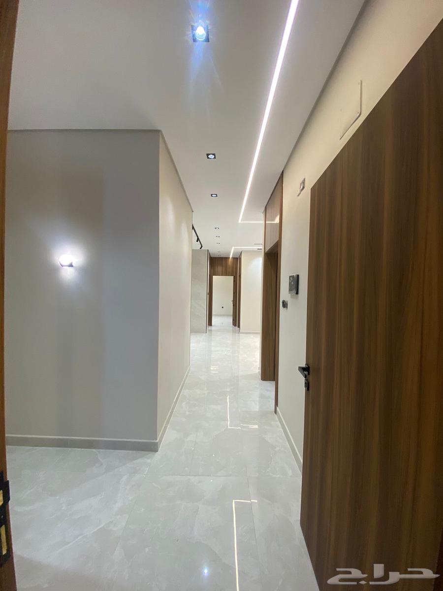 Flats for sale in Showran inside the boundary, 4 rooms with private roofs63007449652866111