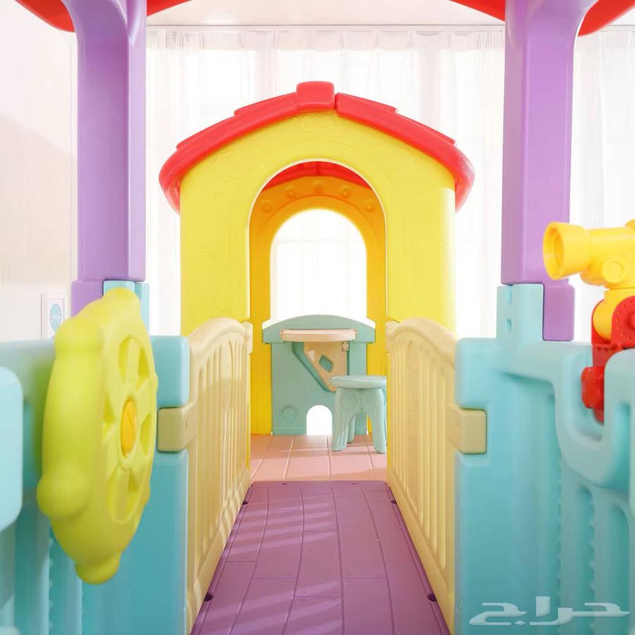 زحليقة مع 2 كوخ وممر وملعب داخلي وتلسكوب .متعدد الألوان63617420439042114