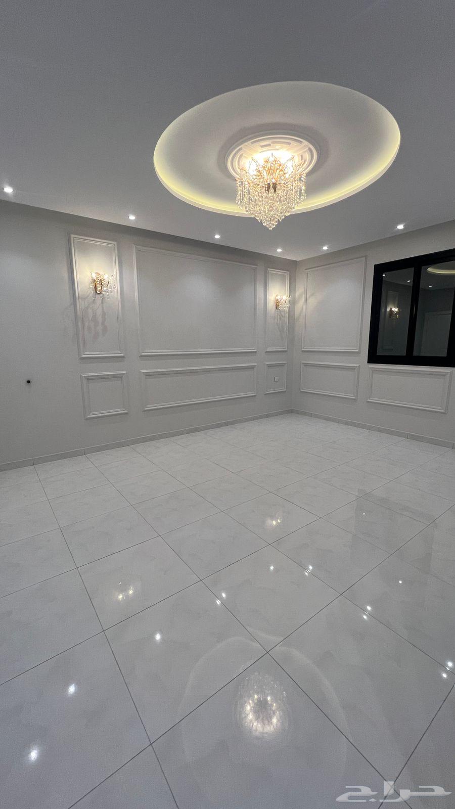 Rare opportunity at an excellent price. Luxury 5-bedroom apartment for sale at 495.63007494151810112