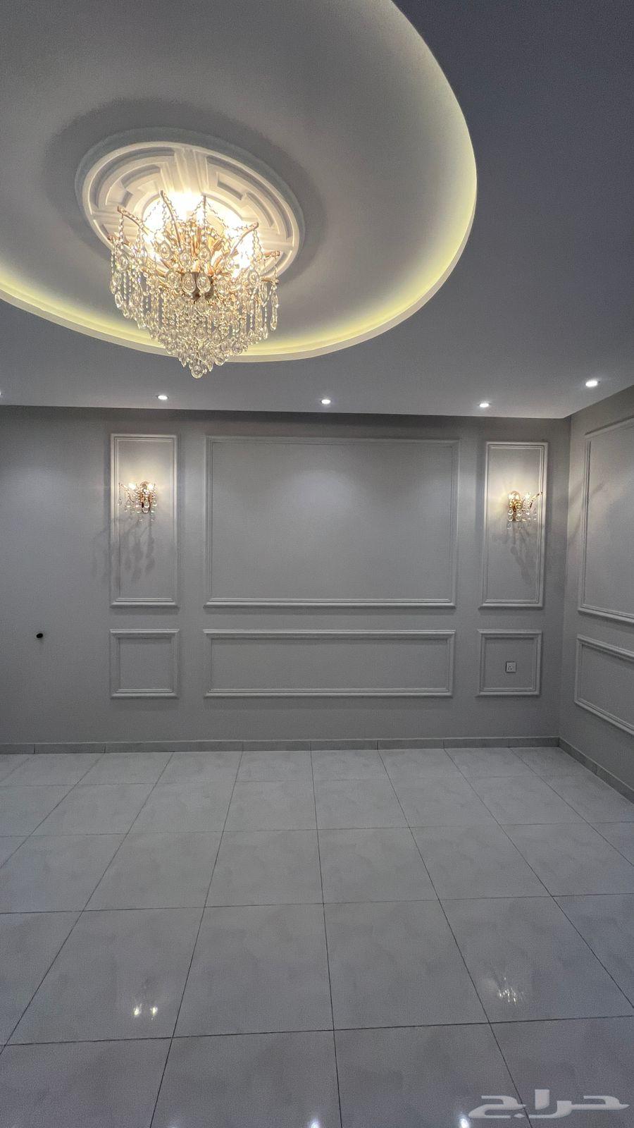 Rare opportunity at an excellent price. Luxury 5-bedroom apartment for sale at 495.63007494151810111