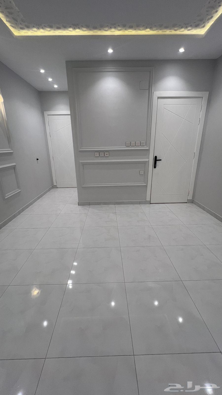 Rare opportunity at an excellent price. Luxury 5-bedroom apartment for sale at 495.63007494151810114