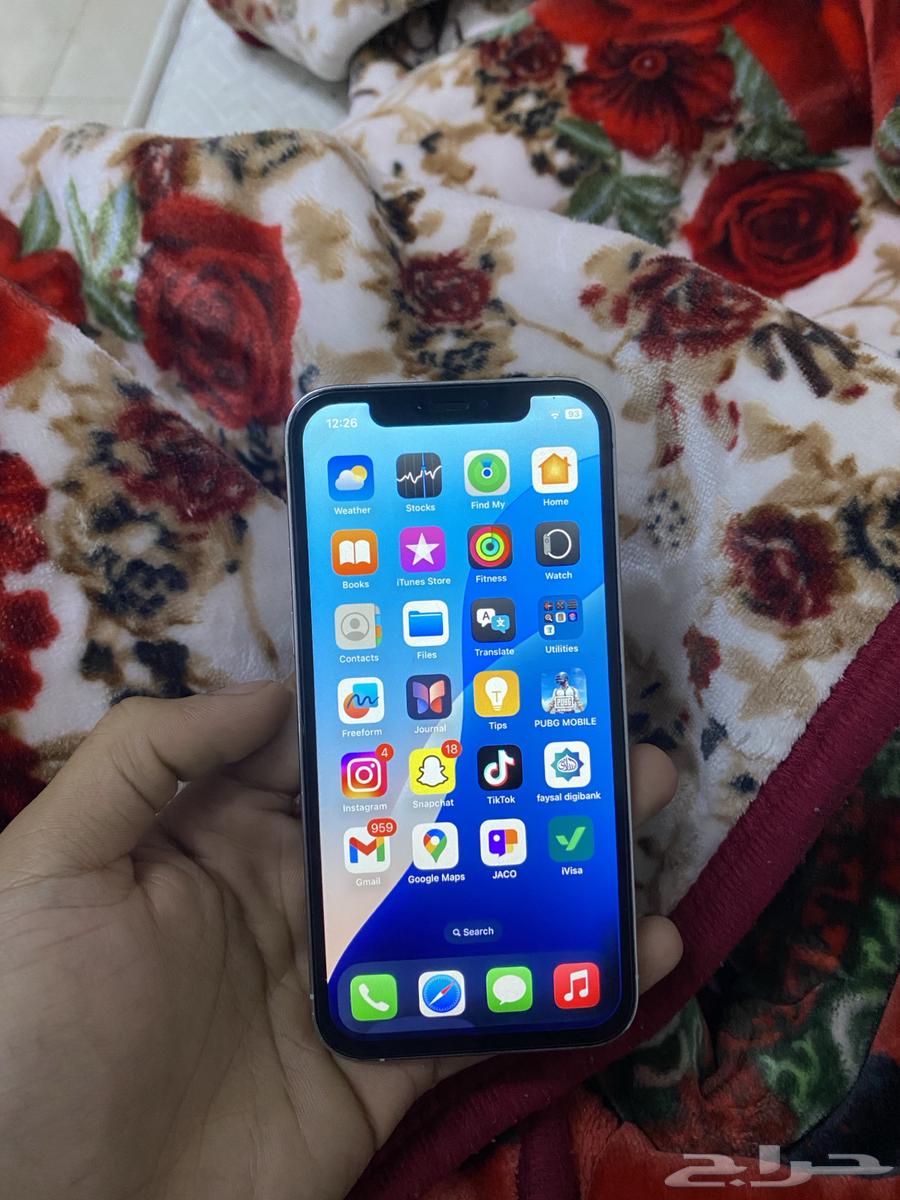 Iphone 12 pro back broken and dot on screen63260450733059111