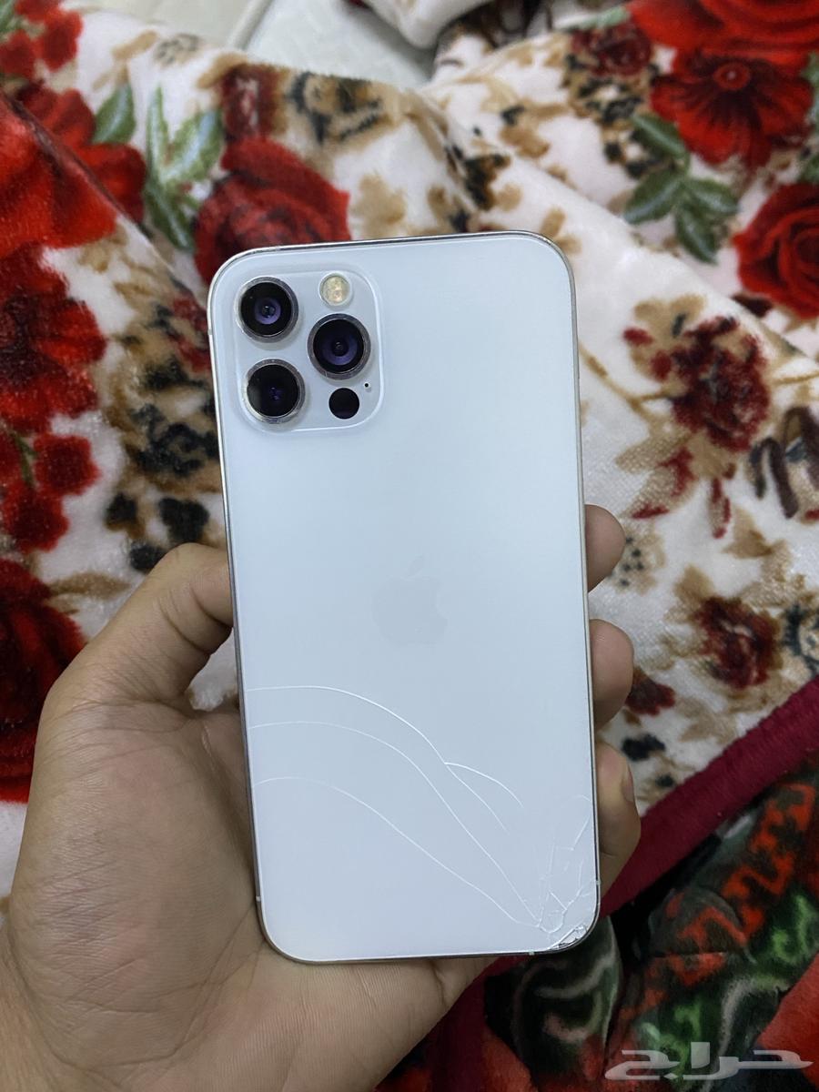 Iphone 12 pro back broken and dot on screen632604507330591120