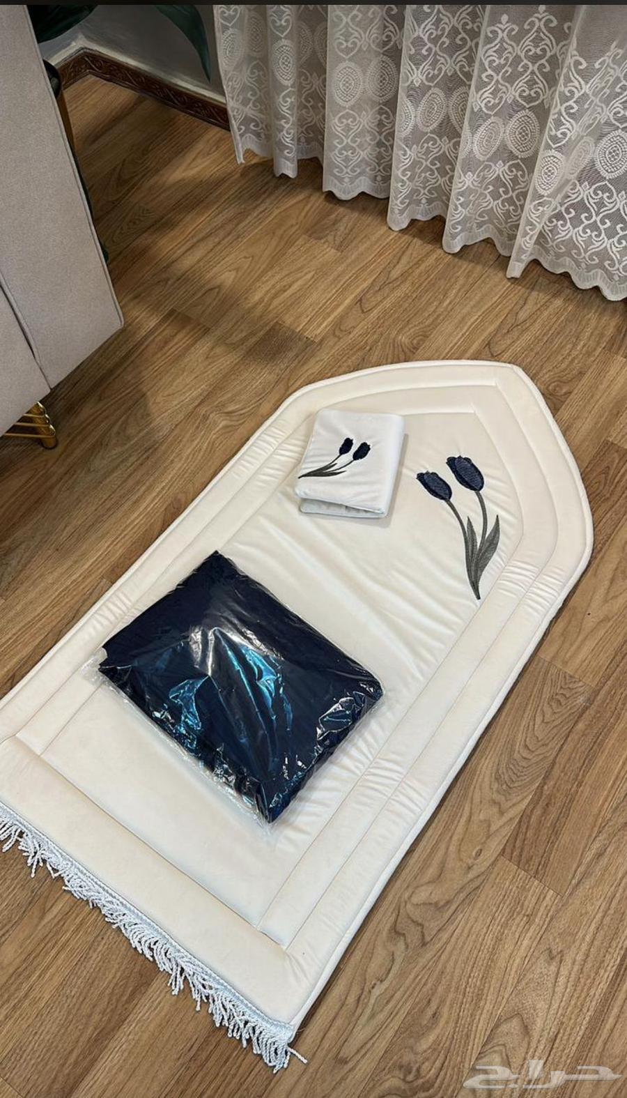 A prayer set for 90 riyals63258375345025114