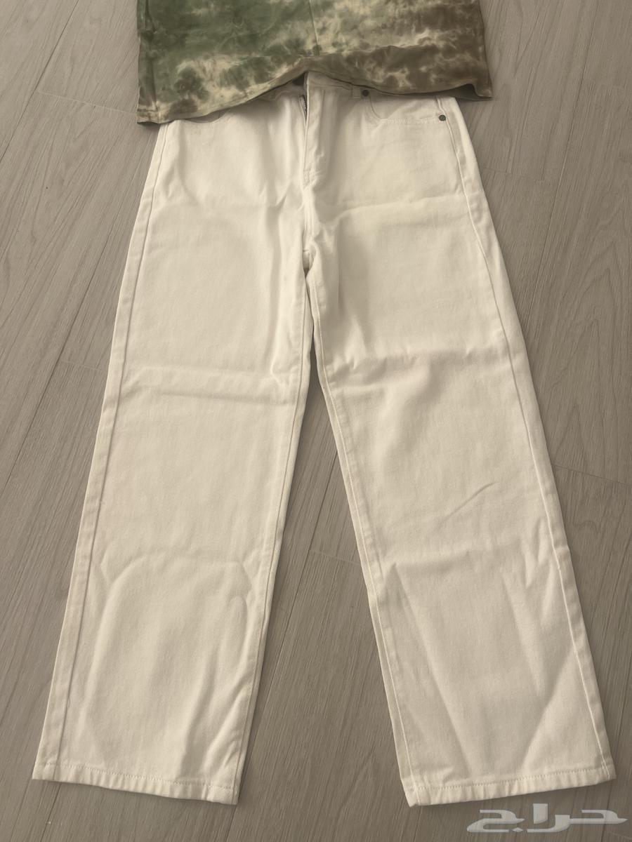 A new set of men's T-shirt and jeans63257883170946111