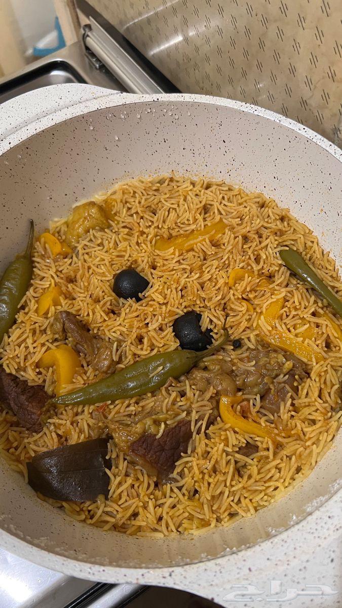 Nouf's kitchen offers traditional dishes, and tomorrow dinner and supper will be kabsa depending on the order.632563083973131114