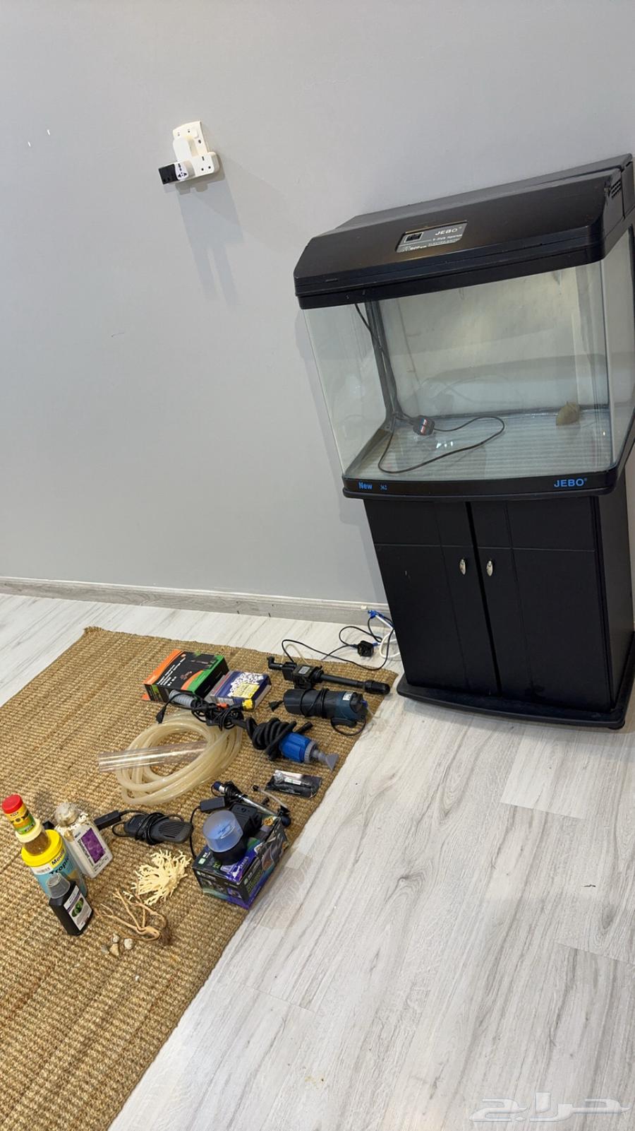Fish tank with its accessories632542202407691118