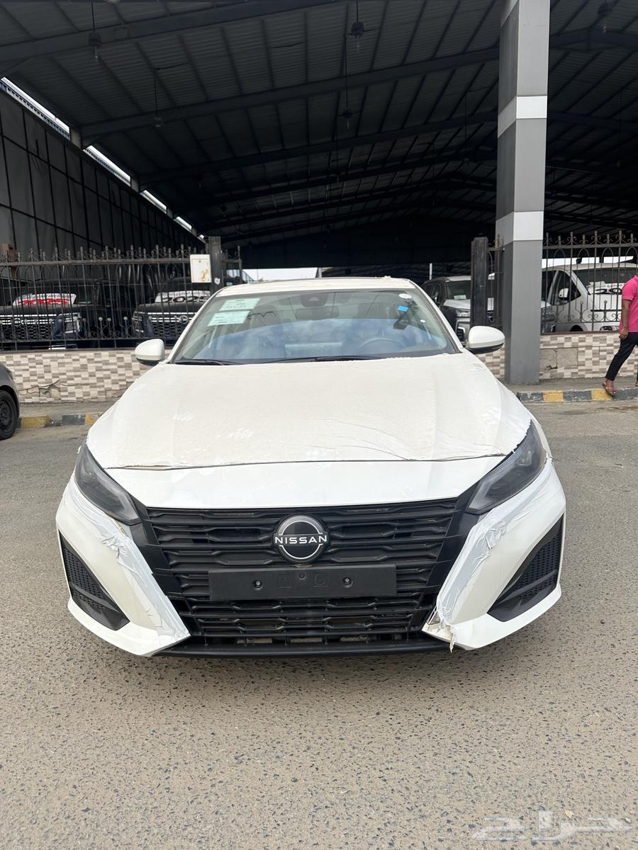 نيسان التيما SV نص فل 2023 ابيض فضي63415982519041111
