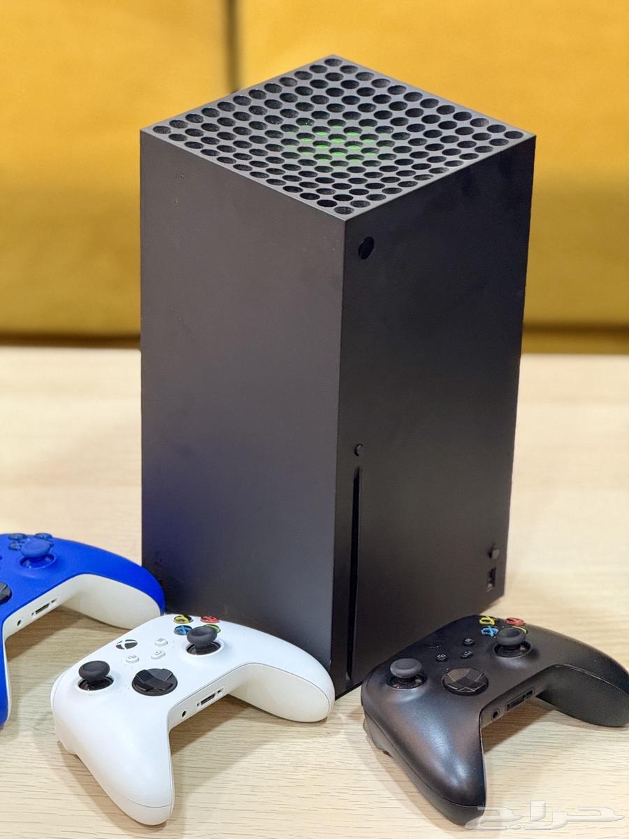 1TB Xbox for sale - very lightly used and very clean63253191558787112