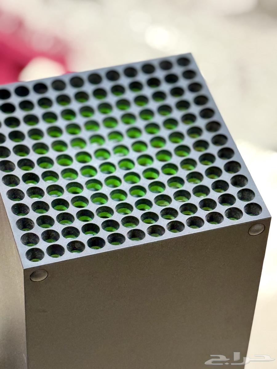 1TB Xbox for sale - very lightly used and very clean63253191558787111