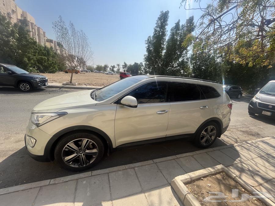 Hyundai Grand Santa Fe 201563414564271490112