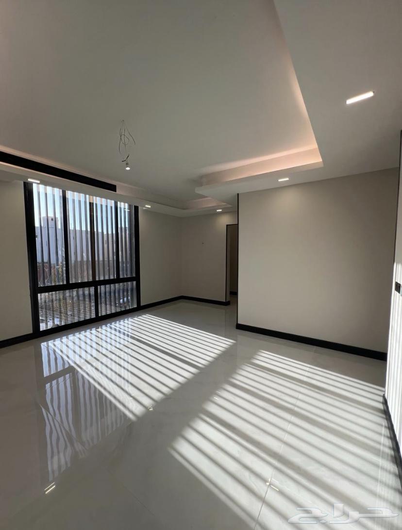 New luxury villa for sale, area 300 m, Al-Shara'i neighborhood63006137047426113