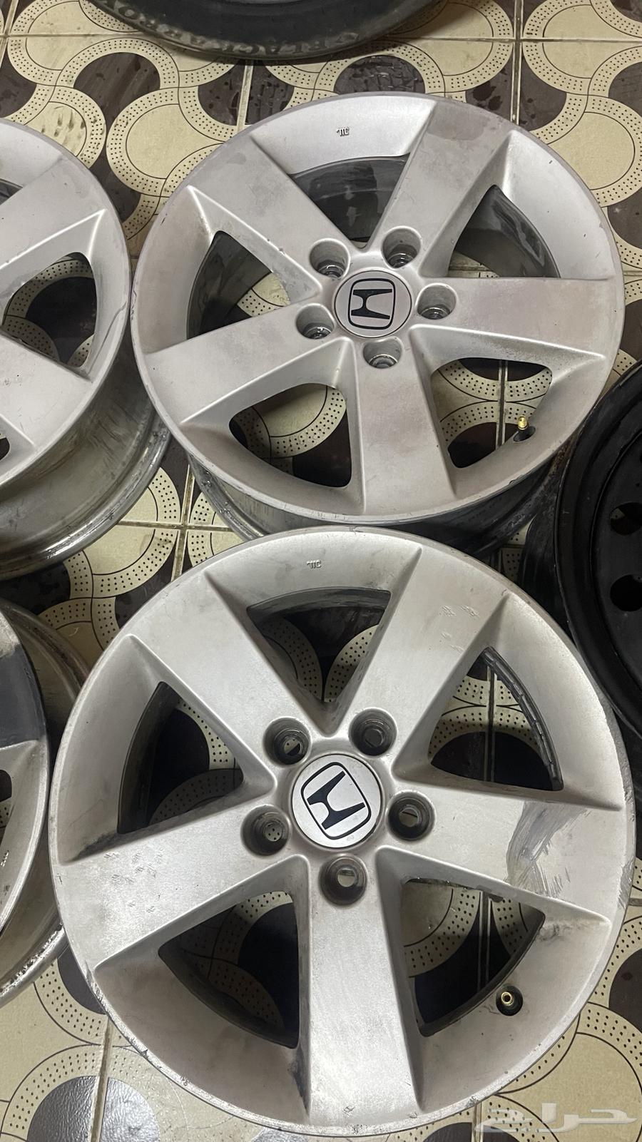 Honda Civic rims with new tires63412654927617112