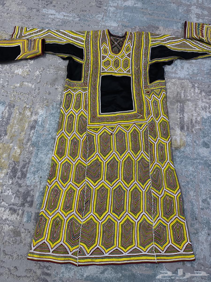 Ancient clothing with Saudi handmade tailoring63250534206721111