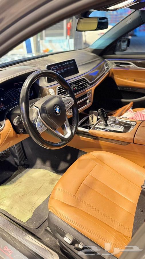 BMW 730 Li63408998367362112