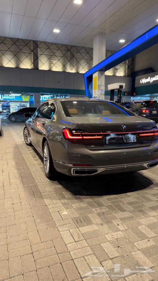 BMW 730 Li63408998367362113