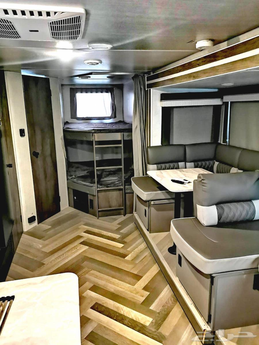 Caravan with car63404890940546111