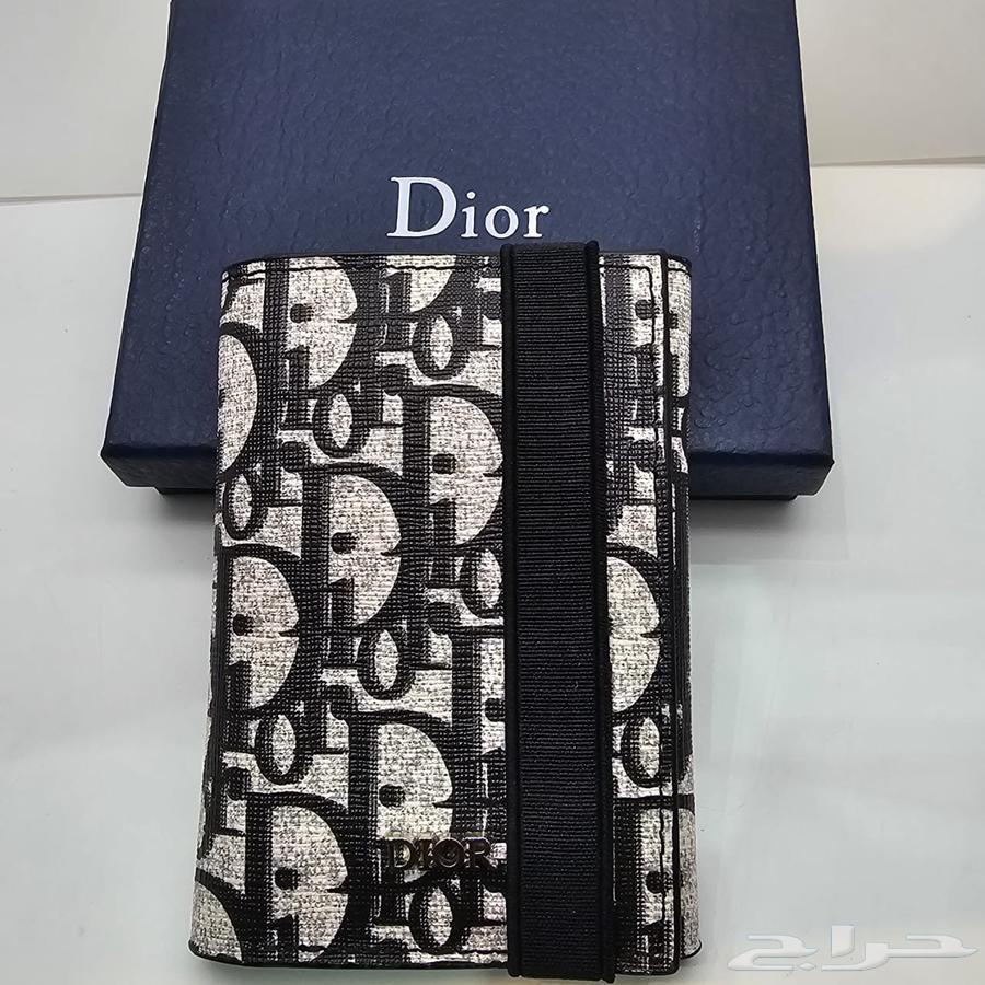 محافظ ماركات رجاليه 100ريال63248463099009111