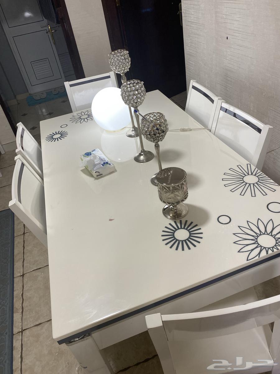 Dining table632500138886421122