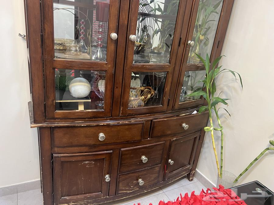 طاولات قزاز اسود مع فاترينا خشبية المدينة المنورة63249471159554114
