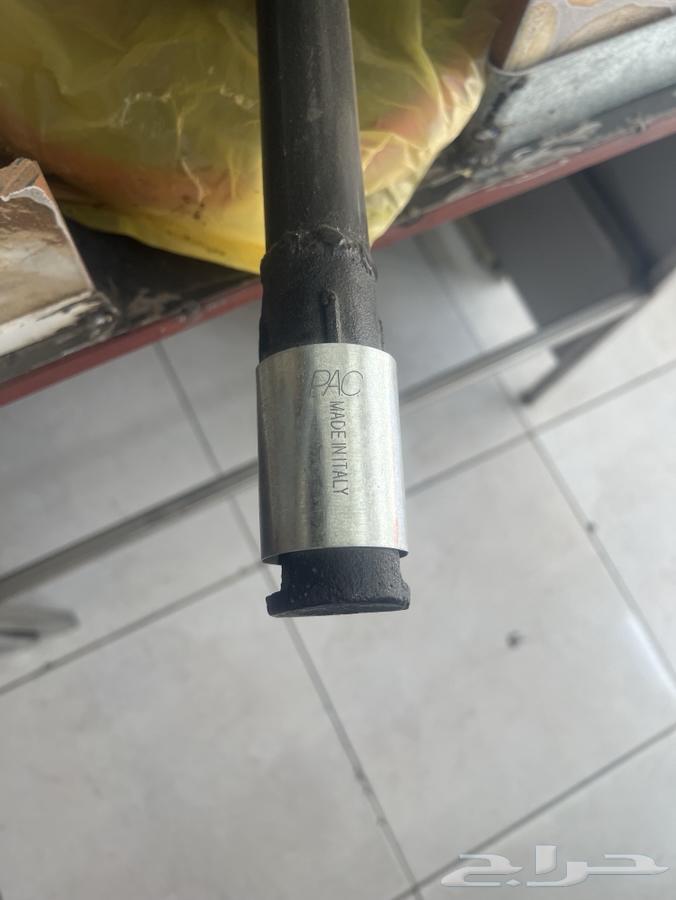 طاوله ستيل عليها مركب ايطالي على السوم شبه جديدة63248962307971111