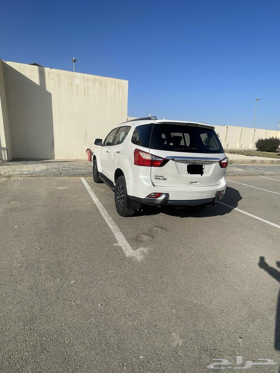 Isuzu pickup truck, model 2016, condition is that the bag must be included, half full, double the price.63379148127362113