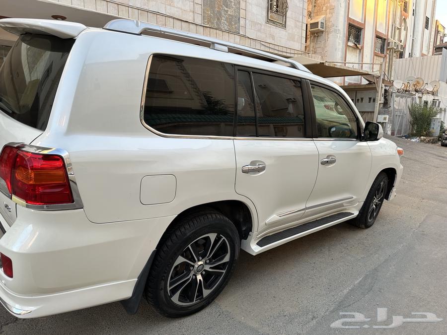 جيب لاند كروزر 2013 GXR633789321843221119