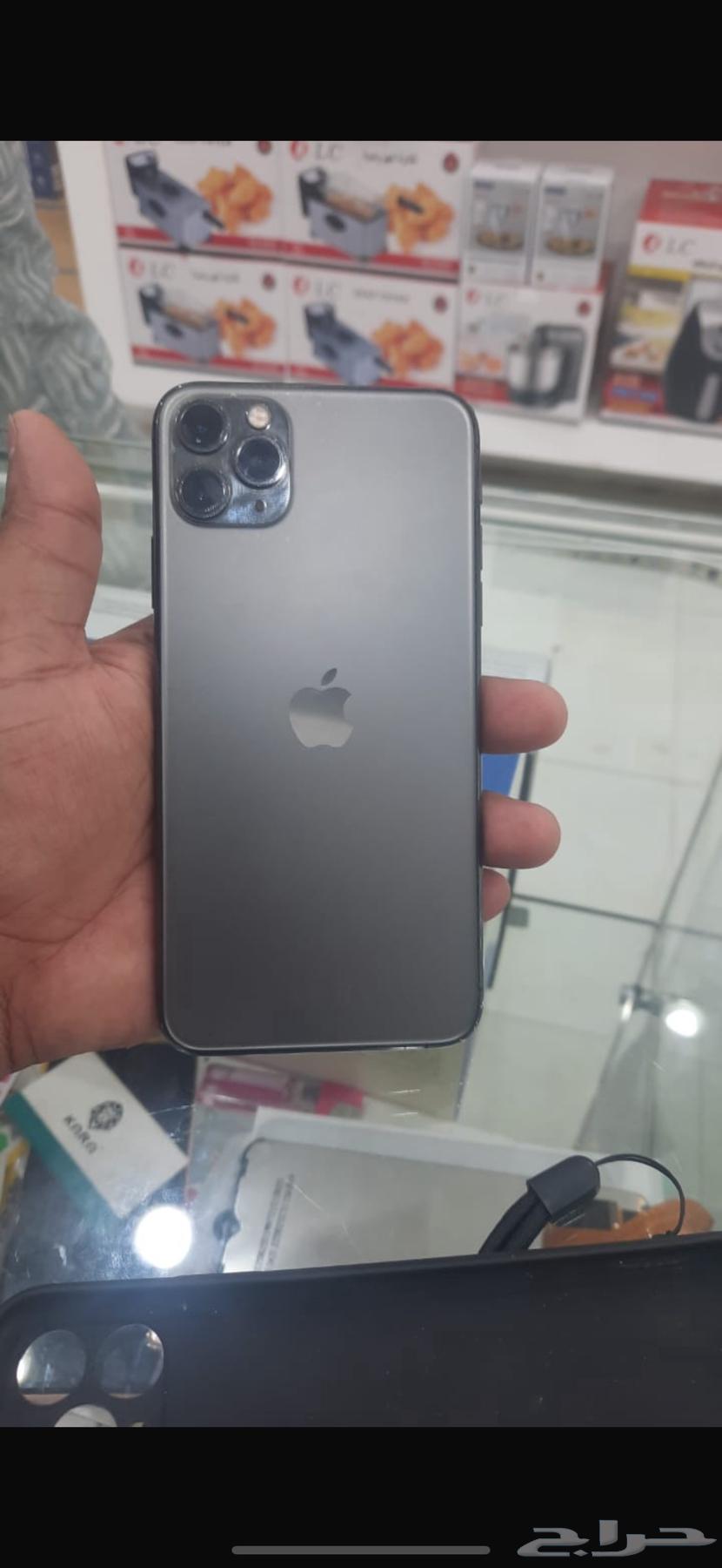 ايفون 11بروماكس مافيه اي عيوب مغيرين الشاشه فقط632449333585931123
