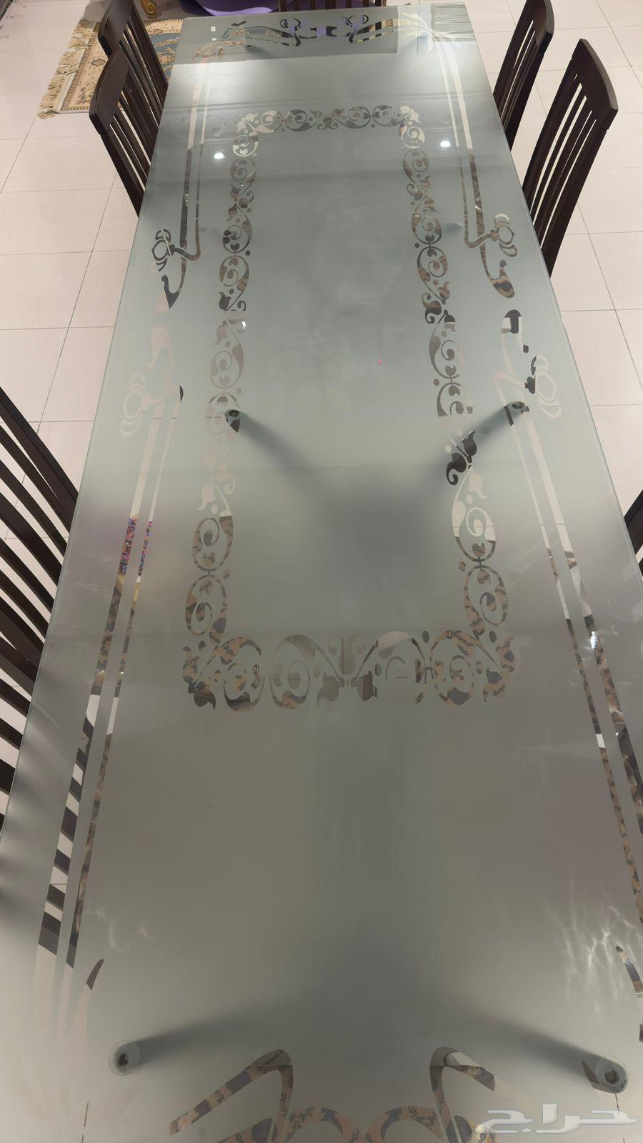 Dining table, buffet, sofa63245955263361113