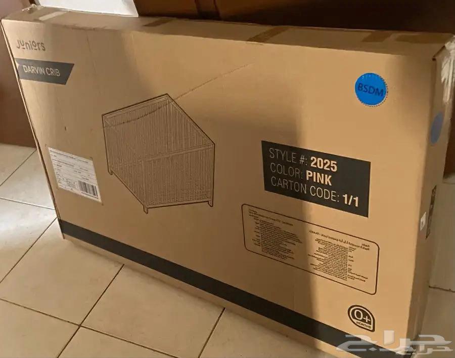 سرير اطفال ماركه جونيور من سنتر بوينت . وعربه اطفال632464903752991125