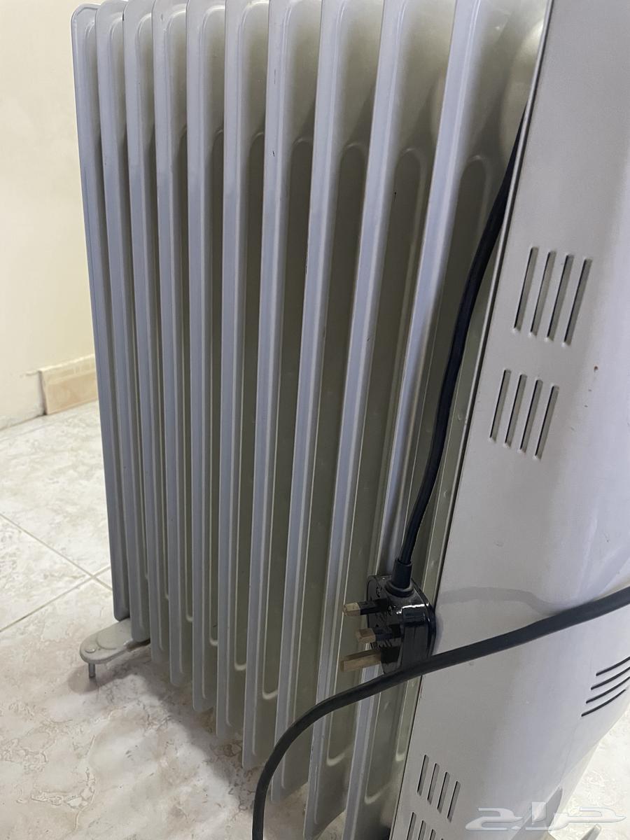 دفايه زيتيه حجم وسط فيها تسريب زيت بحاجة صيانه63245457407107116