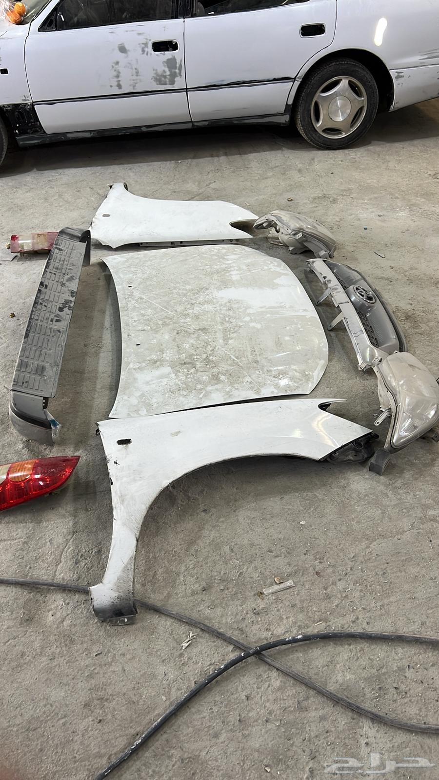 Headlights, left and right turn signals, grille, spark plug caps, bumper63370184058115111