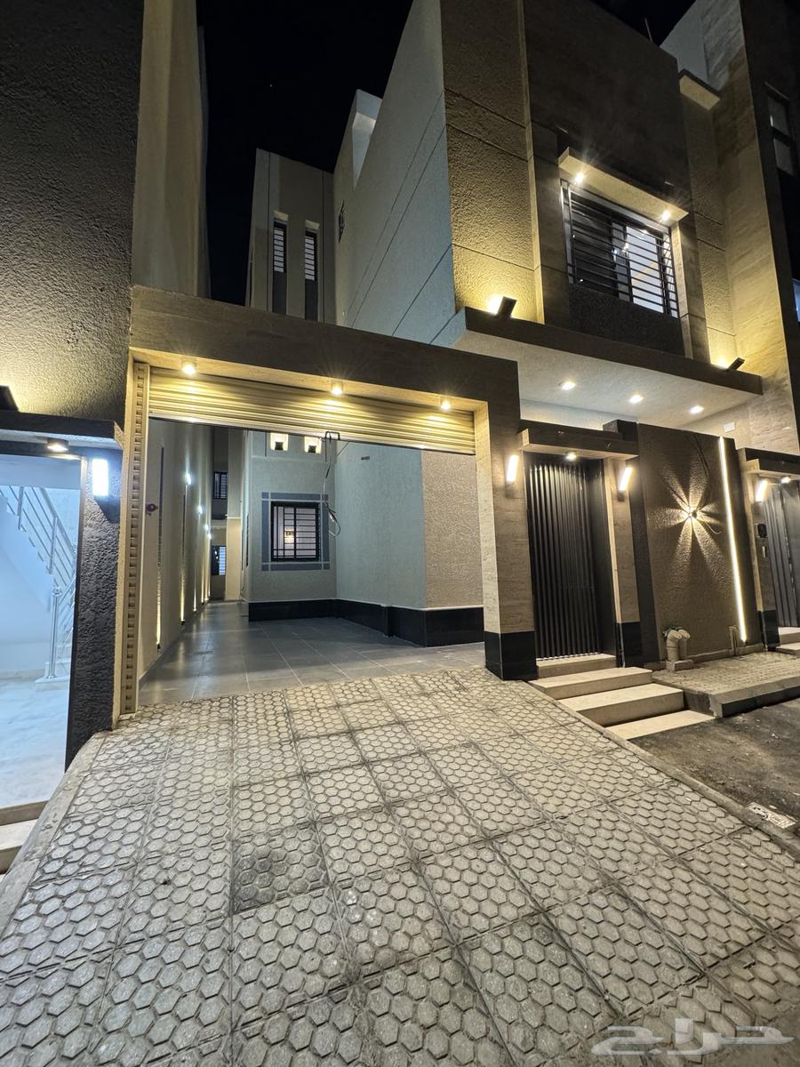 For sale by assignment, ownership apartments on the ground floor with 6 rooms and a car entrance62885308796803111