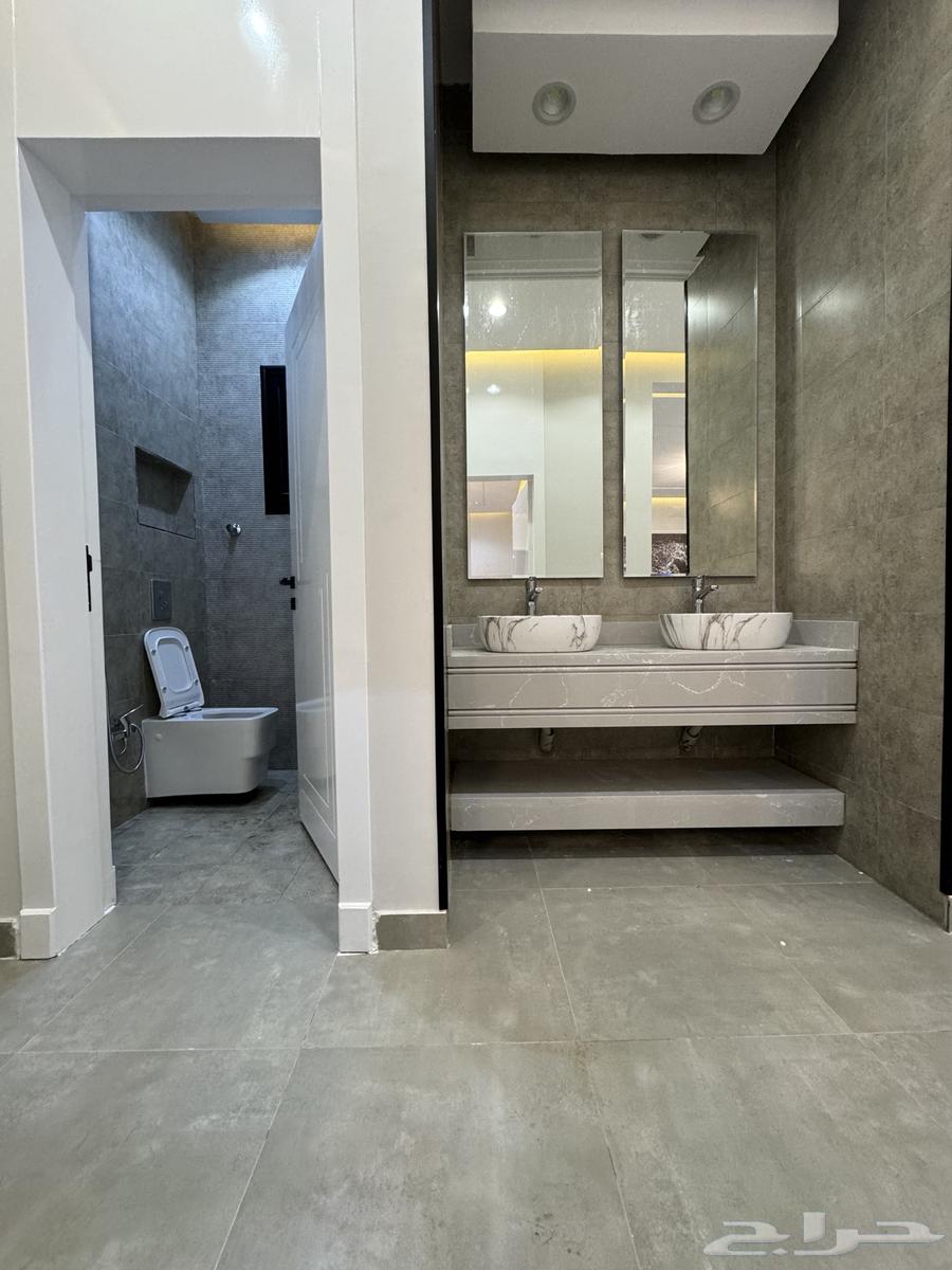 For sale by assignment, ownership apartments on the ground floor with 6 rooms and a car entrance62885308796803114