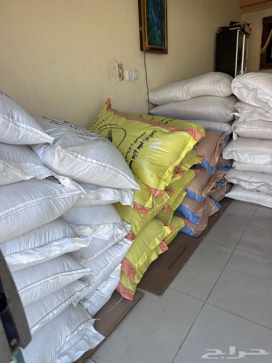 Poultry, pigeon, rose, crow, and seed birds feed63239859372545114