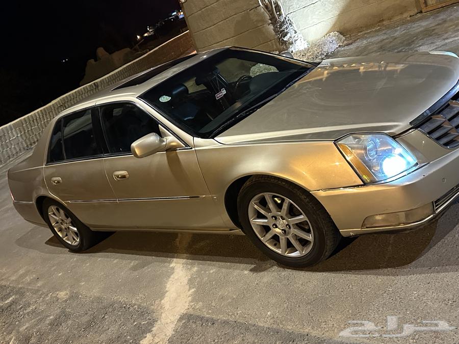 Cadillac DTS 2006 model, 199,000 miles, fully loaded, sunroof, selling for parts63366786863745114