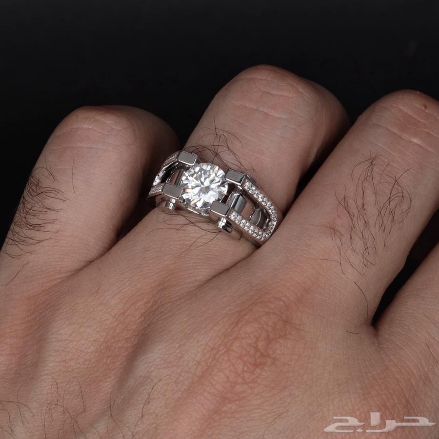 For sale, a moissanite ring, ultimate in luxury and beauty63272047825665114