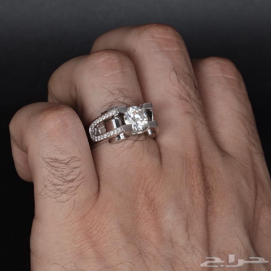 For sale, a moissanite ring, ultimate in luxury and beauty63272047825665113